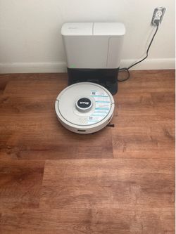 Shark Robot Vacuum with Self-Empty Base