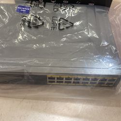 NETGEAR 16-Port Gigabit Ethernet Unmanaged PoE Switch (GS516PP) - with 16 x PoE+ @ 260W