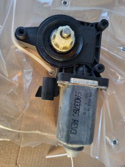 02-05 Tahoe Window Motor