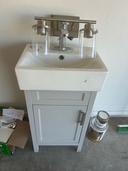 Sink, faucet and light fixtures