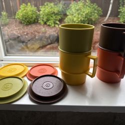  Vintage Tupperware Stacking Mugs With Lids, Excellent Condition