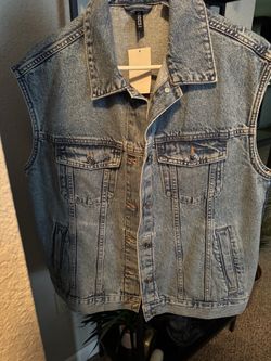 Jean vest. H&M Oversize women’s medium.