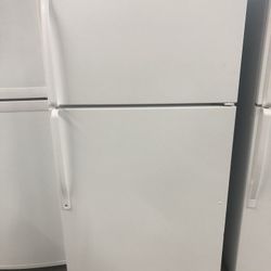 22 Cubic Foot Refrigerator 