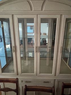 China Cabinet Display Hutch with Glass Doors