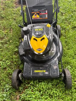 Lawn mower brute start right up excellent condition rear wheel drive self propelled work great