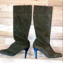 Beautiful dark green Knee-high heeled suede boots  6.5