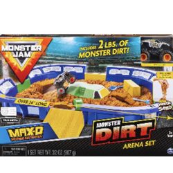 Monster Jam, Monster Dirt Arena Playset w/ 2lbs of dirt 1:64 Max D Monster Truck