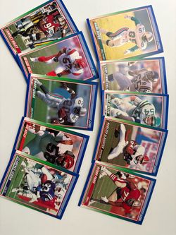 Score 1990 NFL Football Cards Lot (10)