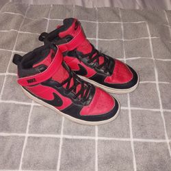 Nike Black And Red Shoes Really Good Condition