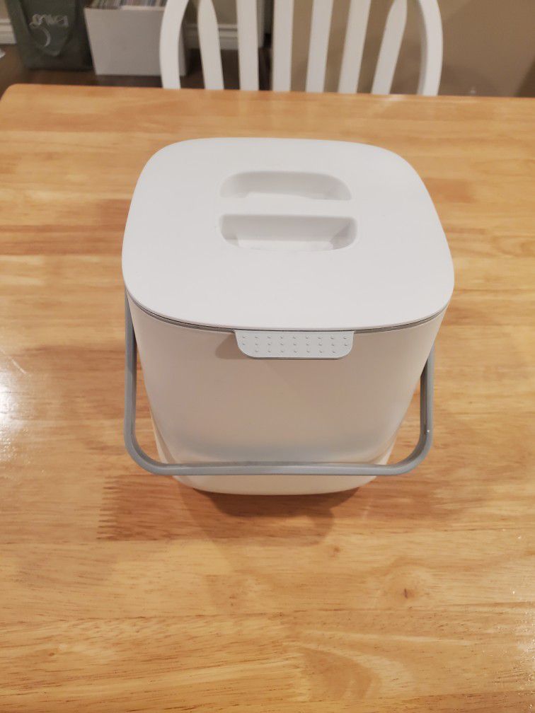 Kitchen Compost Bin With Strainer