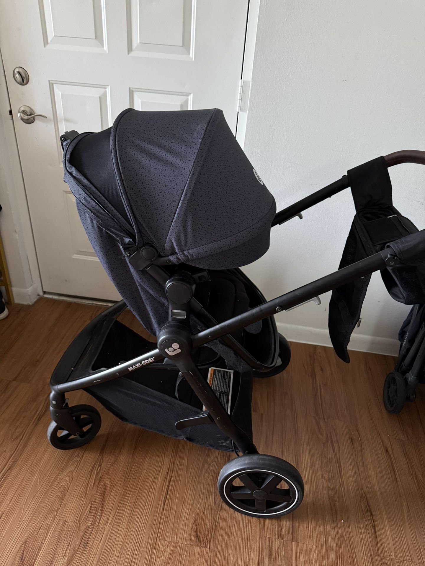 Maxi-Cost Stroller