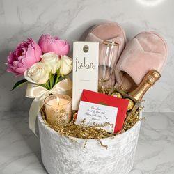 VALENTINE’S DAY BASKETS 💙🩷