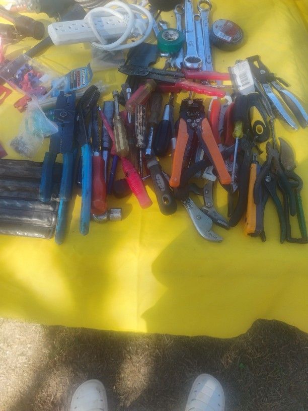 Miscellaneous Tools Miscellaneous Tools Screwdrivers Wrenches Wire Cutters Etc