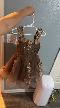 Brown dress