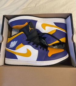 Air JORDAN 1 Mid Dark Yellow Free Magic photo