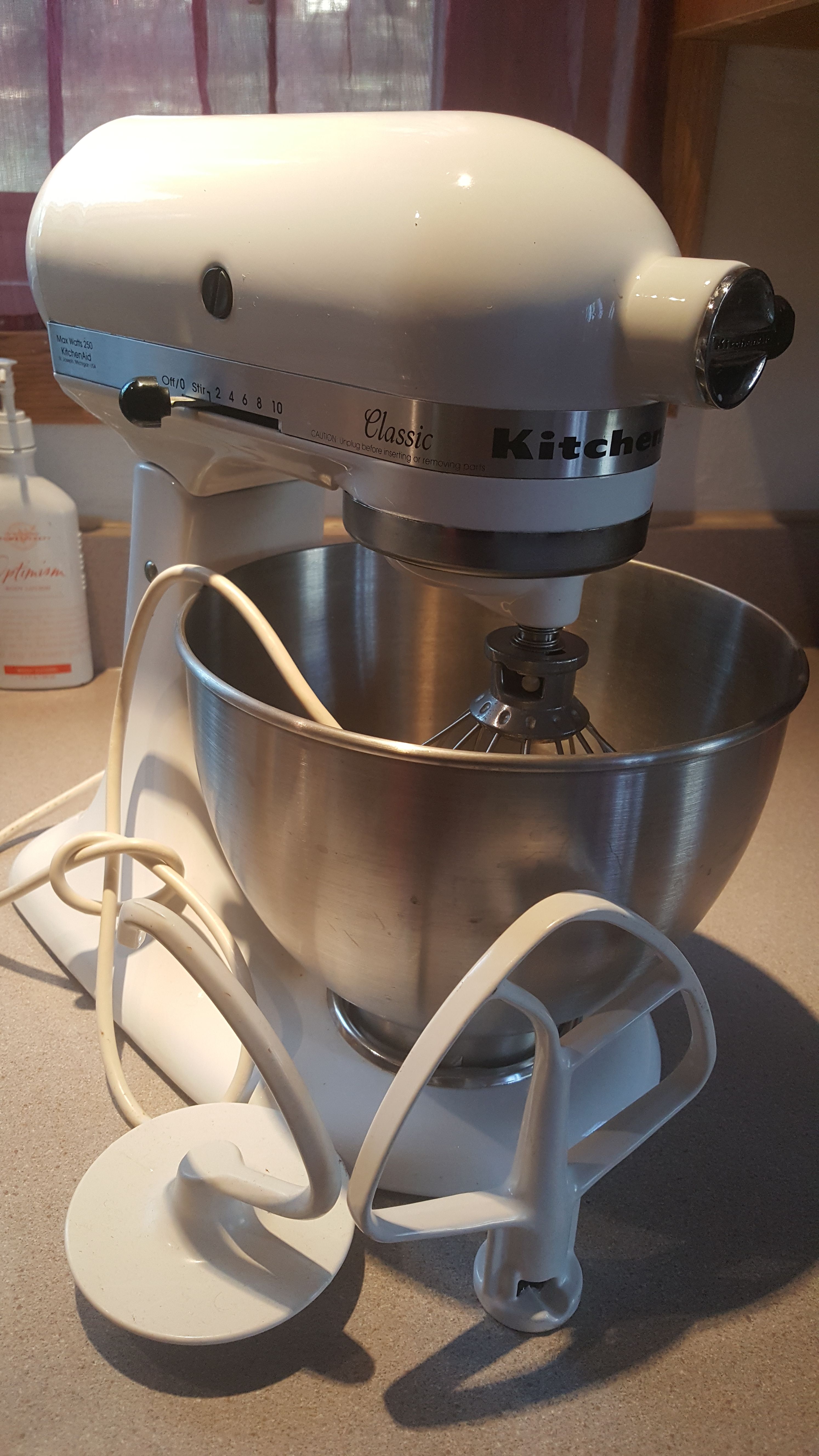 Kitchenaid Mixer plus attachments