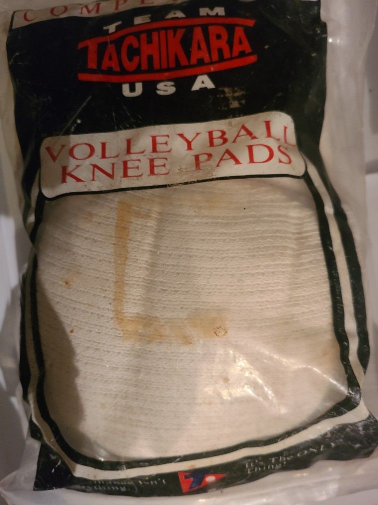 Competition Team Tachikara USA Volleyball Knee Pads. One size fits all.