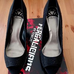 New In Box Women's Size 9.5 Fergalicious Heels 