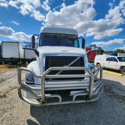 VOLVO VNL 670
