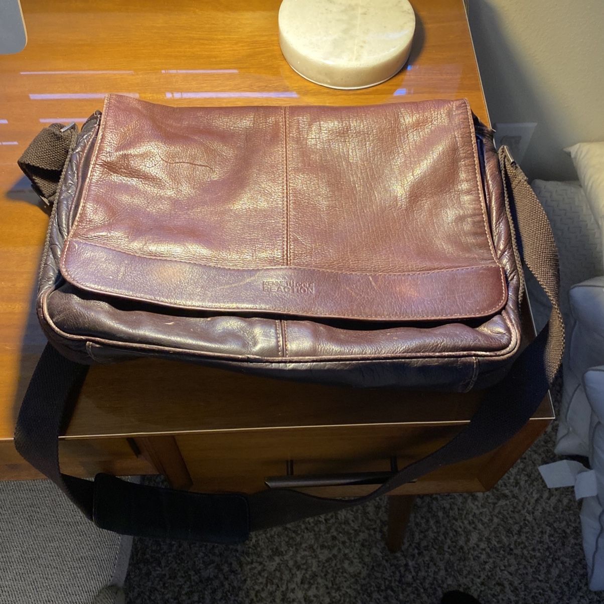 Kenneth Cole Messenger bag