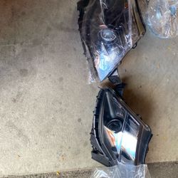 Brand New Front Headlights For A 2014 Ford Explorer