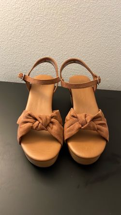Universal thread heels size 8