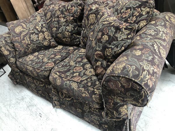 FREE LOVESEAT- you pick up