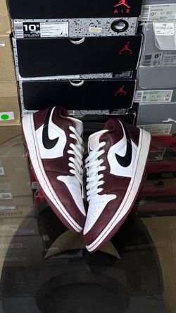 Air Jordan 1 Low SE 'Dark Pony'