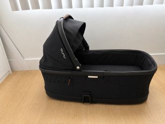 Nuna bassinet