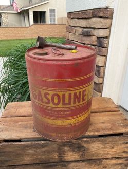 VINTAGE 5 GAL GAS CAN W/ SPOUT
