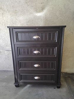 FOUR DRAWERS CHEST