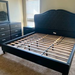 QUEEN SIZE BEDROOM SET $745!  KING SIZE BEDROOM SET $795! PRICE INCLUDES DELIVERY!  