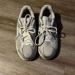 WOMEN'S NIKE V5 RNR CASUAL SHOES