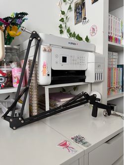 microphone boom arm! 🎙️