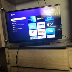 34 Inch Samsung Hdtv Works Great Comes With Roku Stick And Remote 