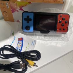 Hand held gaming console