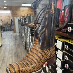new croc honey boot 