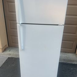 GE Refrigerator $350 Free Delivery 
