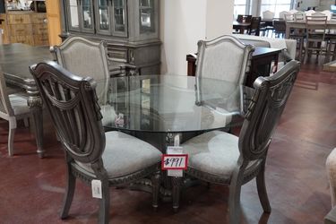Glass-Top Round Dining Table — Manor Row  (Silver)