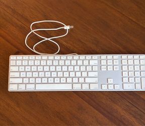 Apple A1243 White USB Wired Home Office Keyboard