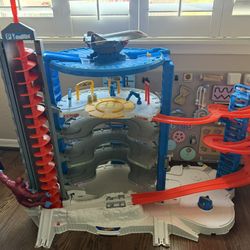 Hot Wheels Super Ultimate Garage