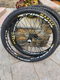 Set Wheels Mavic