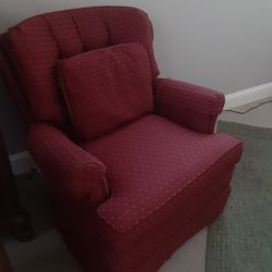 2 Comfortable Swivel Rockers 