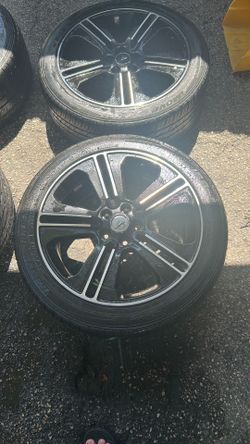 Ford Mustang Gt tires and rims