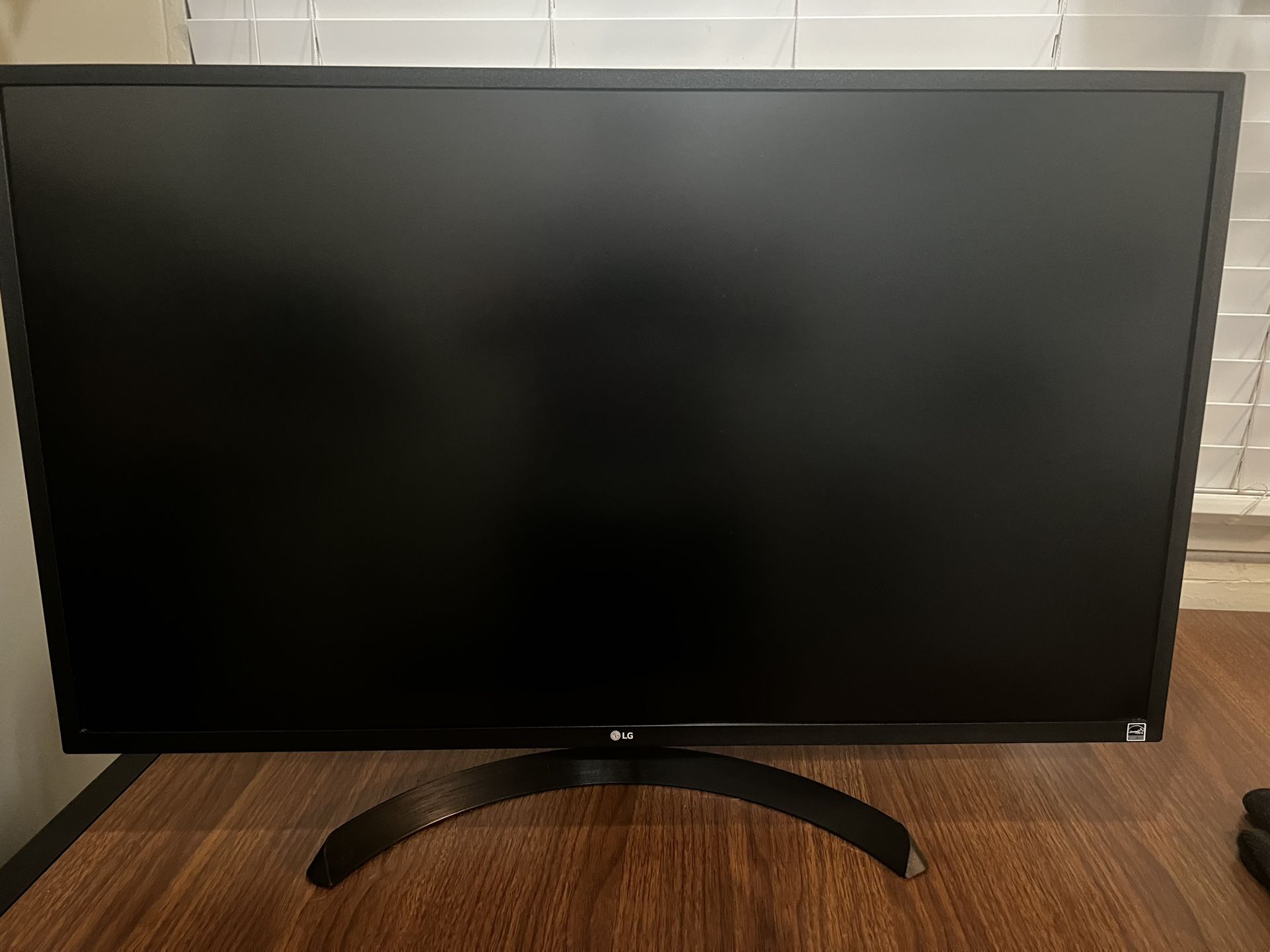 LG 32 UD59-B Monitor 