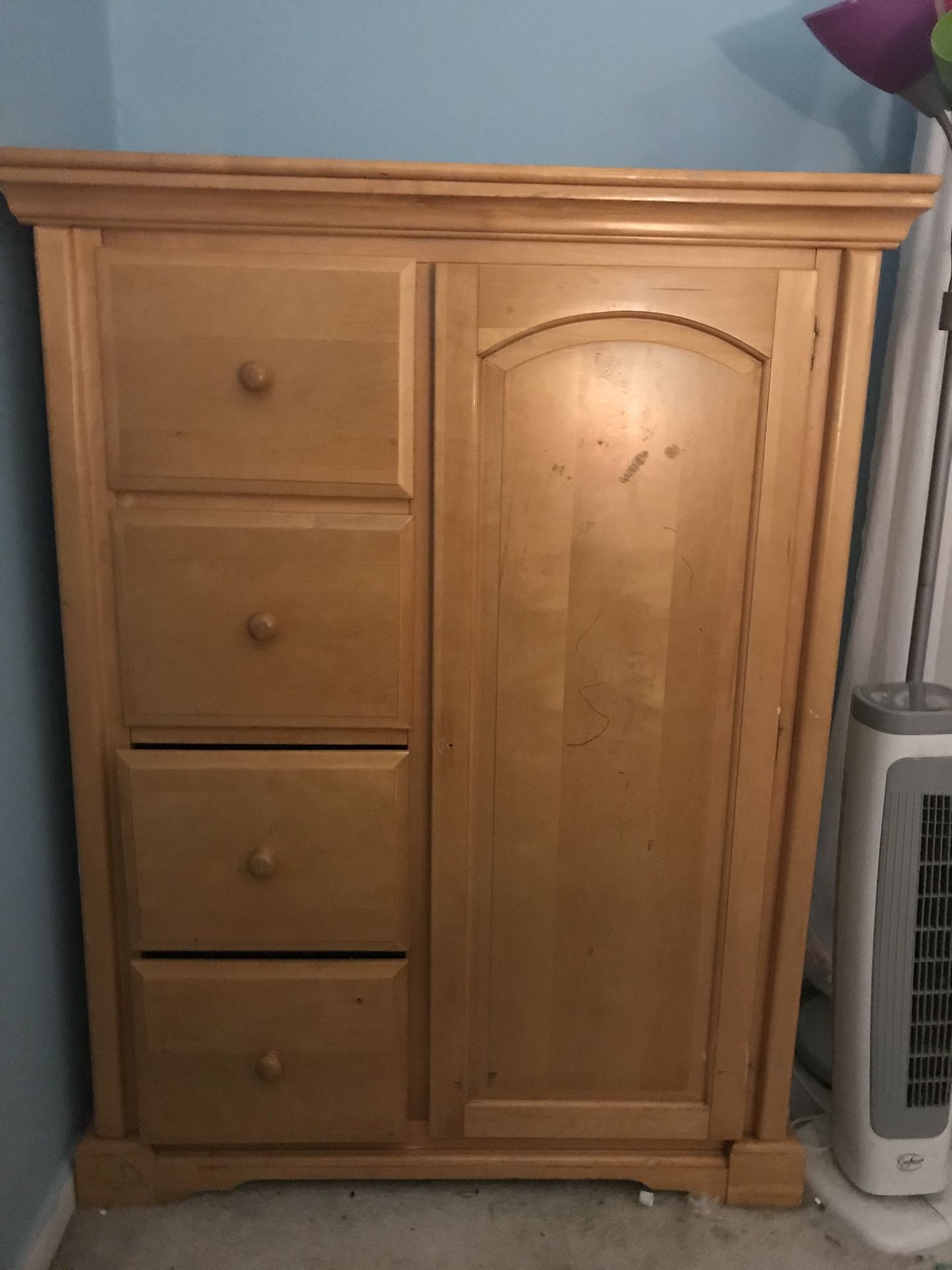 Armoire/Chifferobe