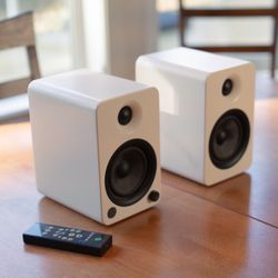 YU4 Kanto Speakers With Phono Amp