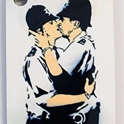 Banksy Art Kissing Coppers Keychain 