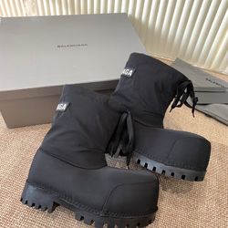 balenciaga Snow Boots 