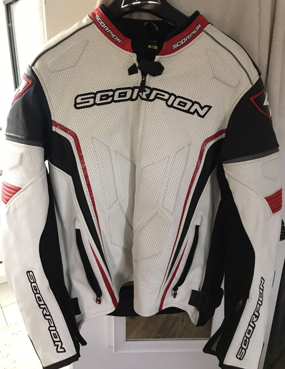Scorpion Leather Jacket (xl)